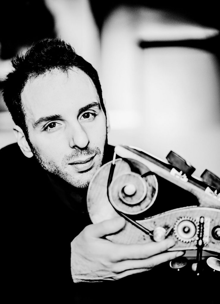Olivier Thiery-Bassist
Photo: Marco Borggreve